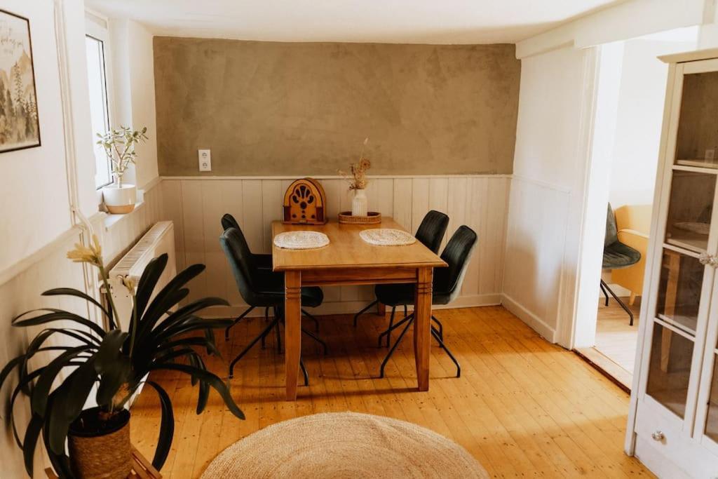 Ferienhaus Zentrales Haeuschen Mit Garten *